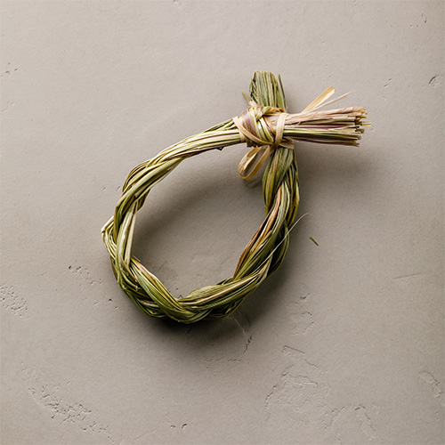 An image of a sweetgrass braid.